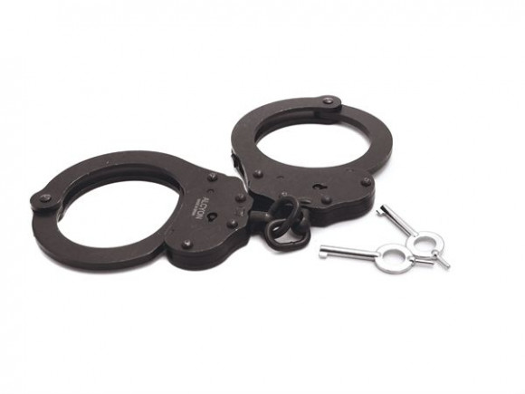 Наручники из темного металла A88B Handcuffs With Chain Наручники из темного металла A88B Handcuffs With Chain