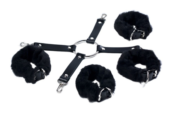 Черный набор для фиксации со съемными меховыми опушками Черный набор для фиксации со съемными меховыми опушками