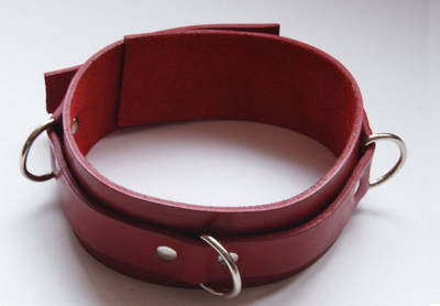 Красный не подшитый ошейник среднего размера 