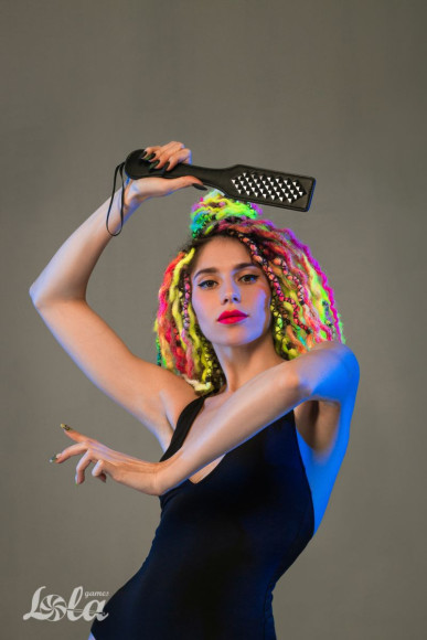 Шлепалка Hot Spot с заклепками - 32 см. Шлепалка Hot Spot с заклепками - 32 см.