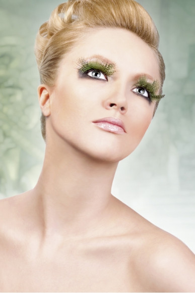 Светло-зелёные ресницы-перья Светло-зелёные ресницы-перья