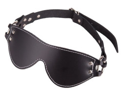 Маска из натуральной кожи с контрастной строчкой по краю Маска из натуральной кожи с контрастной строчкой по краю