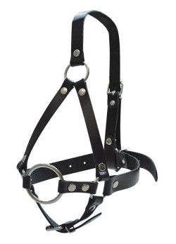 Кляп-рамка со сбруей на голову из черных кожаных ремешков Кляп-рамка со сбруей на голову из черных кожаных ремешков