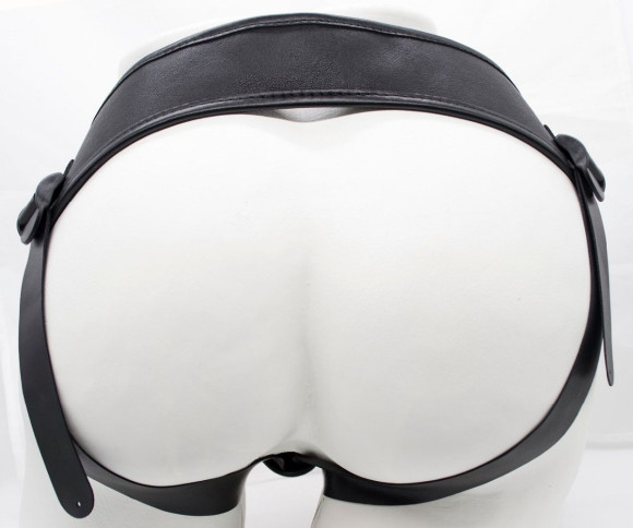 Страпон телесного цвета с регулируемыми трусиками - 15,7 см. Страпон телесного цвета с регулируемыми трусиками - 15,7 см.