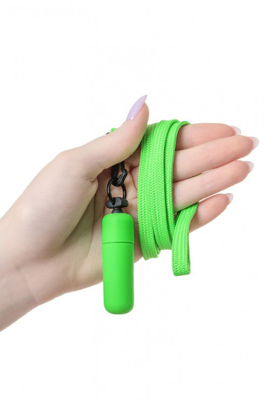 Зеленая вибропуля на ремешке - 5,5 см.