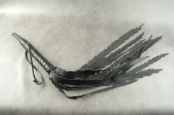 Плеть-флогер Жгучая - 75 см. Плеть-флогер Жгучая - 75 см.