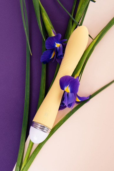 Желтый вибратор Calla - 22 см. Желтый вибратор Calla - 22 см.