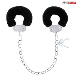 Металлические оковы с мягкой черной опушкой Металлические оковы с мягкой черной опушкой