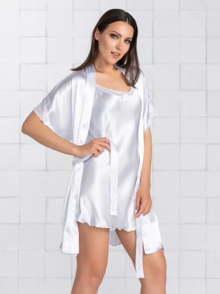 Соблазнительный пеньюар из искусственного шелка Соблазнительный пеньюар из искусственного шелка