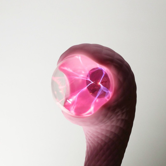 Розовый вибромассажёр с деликатными токами