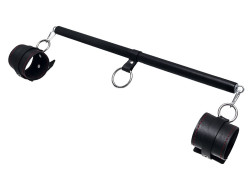 Черная распорка для ног с кожаными манжетами Черная распорка для ног с кожаными манжетами