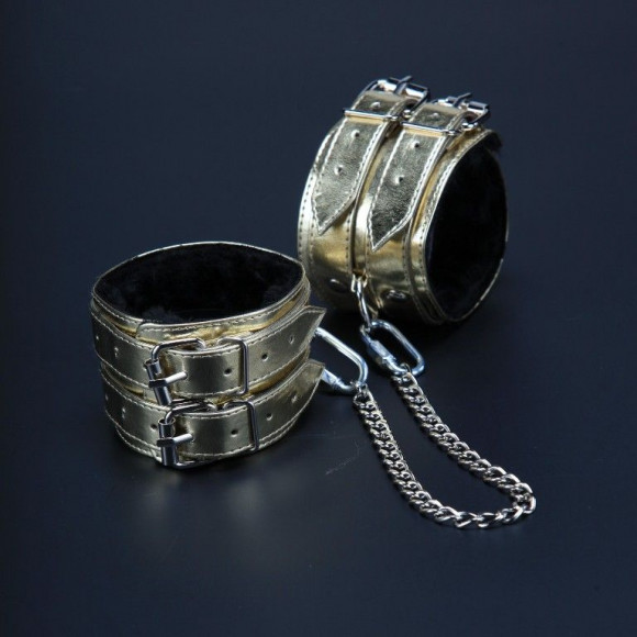 Золотистые оковы с мехом Золотистые оковы с мехом