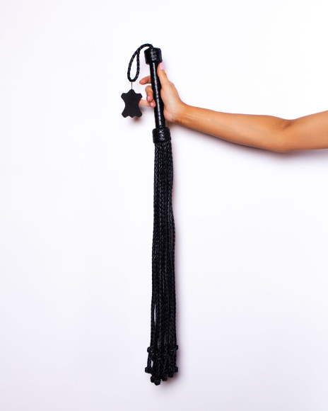 Черный флоггер Scandal из натуральной кожи с бусинами на концах - 80 см. Черный флоггер Scandal из натуральной кожи с бусинами на концах - 80 см.