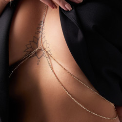 Оригинальная золотистая цепочка на грудь Оригинальная золотистая цепочка на грудь