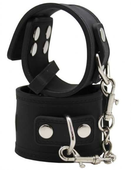 Черные силиконовые наручники с фиксацией на карабинах Черные силиконовые наручники с фиксацией на карабинах