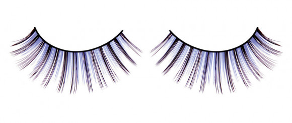 Сине-фиолетовые длинные ресницы Сине-фиолетовые длинные ресницы
