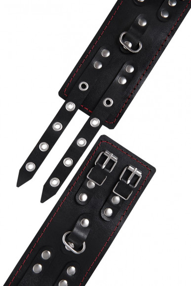 Черные кожаные наручники с двумя ремнями и подкладкой Черные кожаные наручники с двумя ремнями и подкладкой