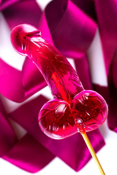 Леденец на палочке в форме пениса со вкусом клубники Леденец на палочке в форме пениса со вкусом клубники